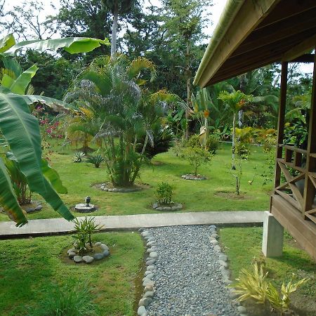 J And H Garden Cabinas Bocas del Toro Exterior foto