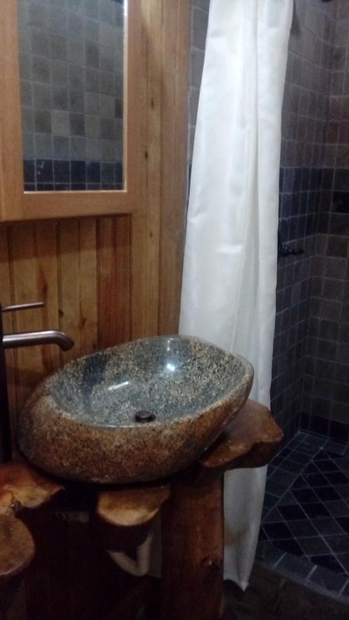 J And H Garden Cabinas Bocas del Toro Exterior foto