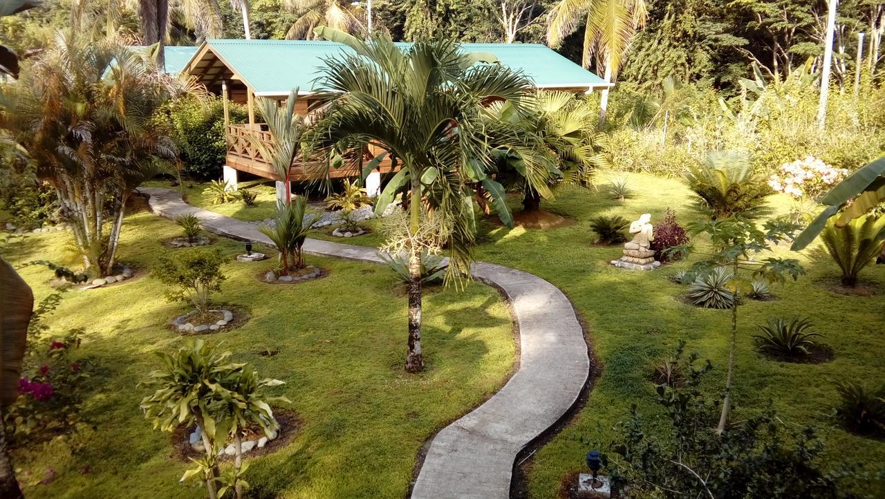 J And H Garden Cabinas Bocas del Toro Exterior foto
