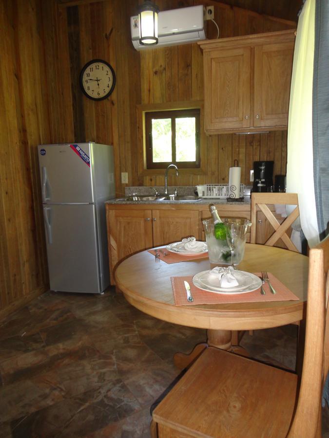 J And H Garden Cabinas Bocas del Toro Exterior foto