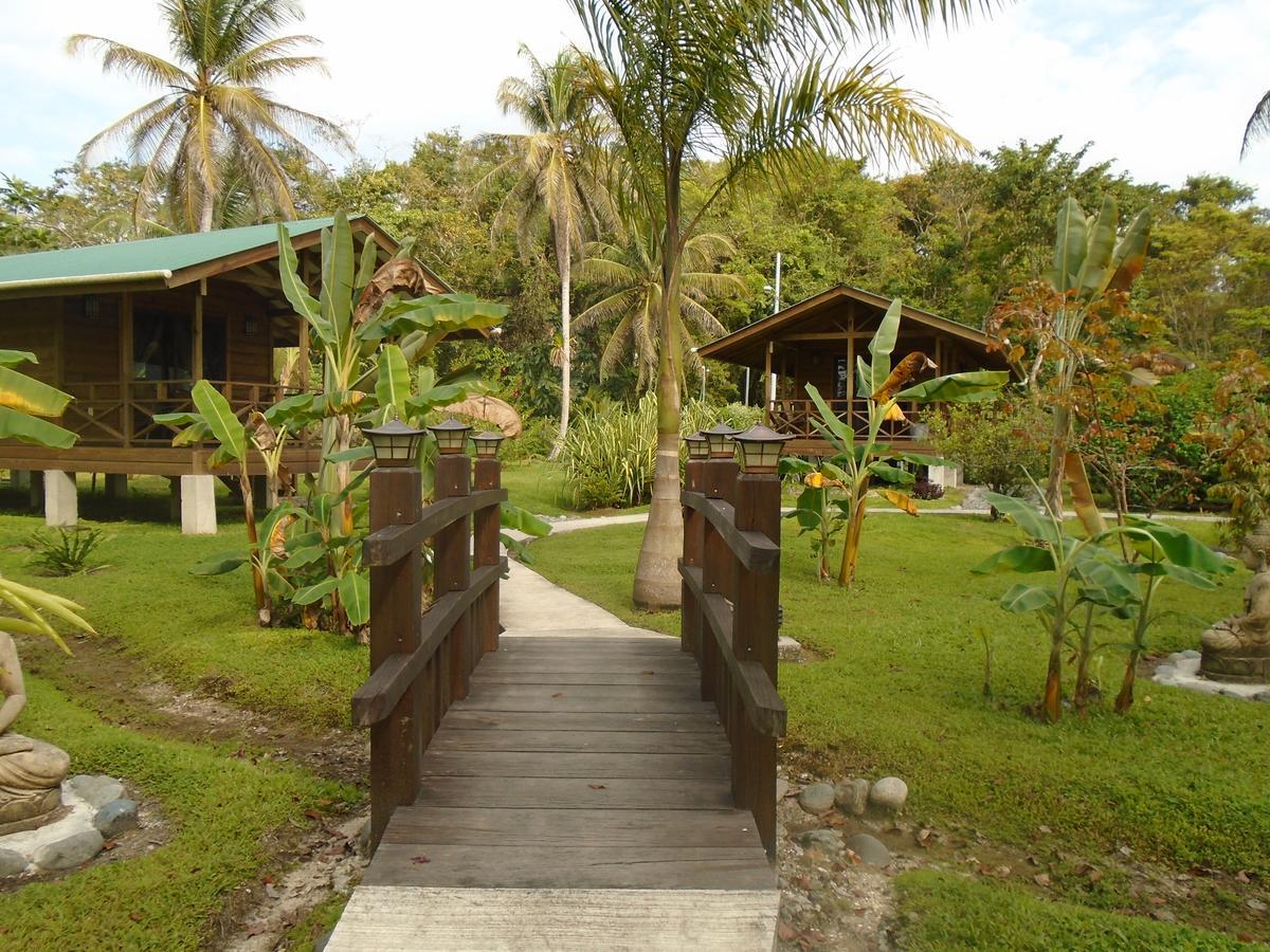 J And H Garden Cabinas Bocas del Toro Exterior foto