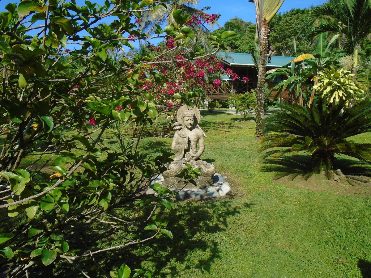 J And H Garden Cabinas Bocas del Toro Exterior foto