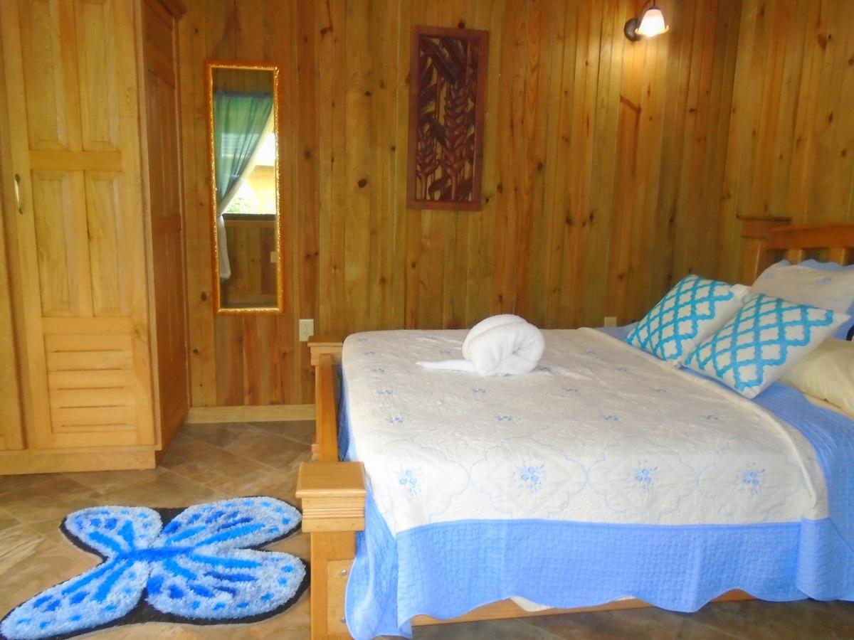 J And H Garden Cabinas Bocas del Toro Exterior foto